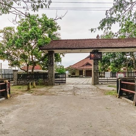 Reddoorz Syariah Near Gor Ken Arok Hotel Malang Ngoại thất bức ảnh