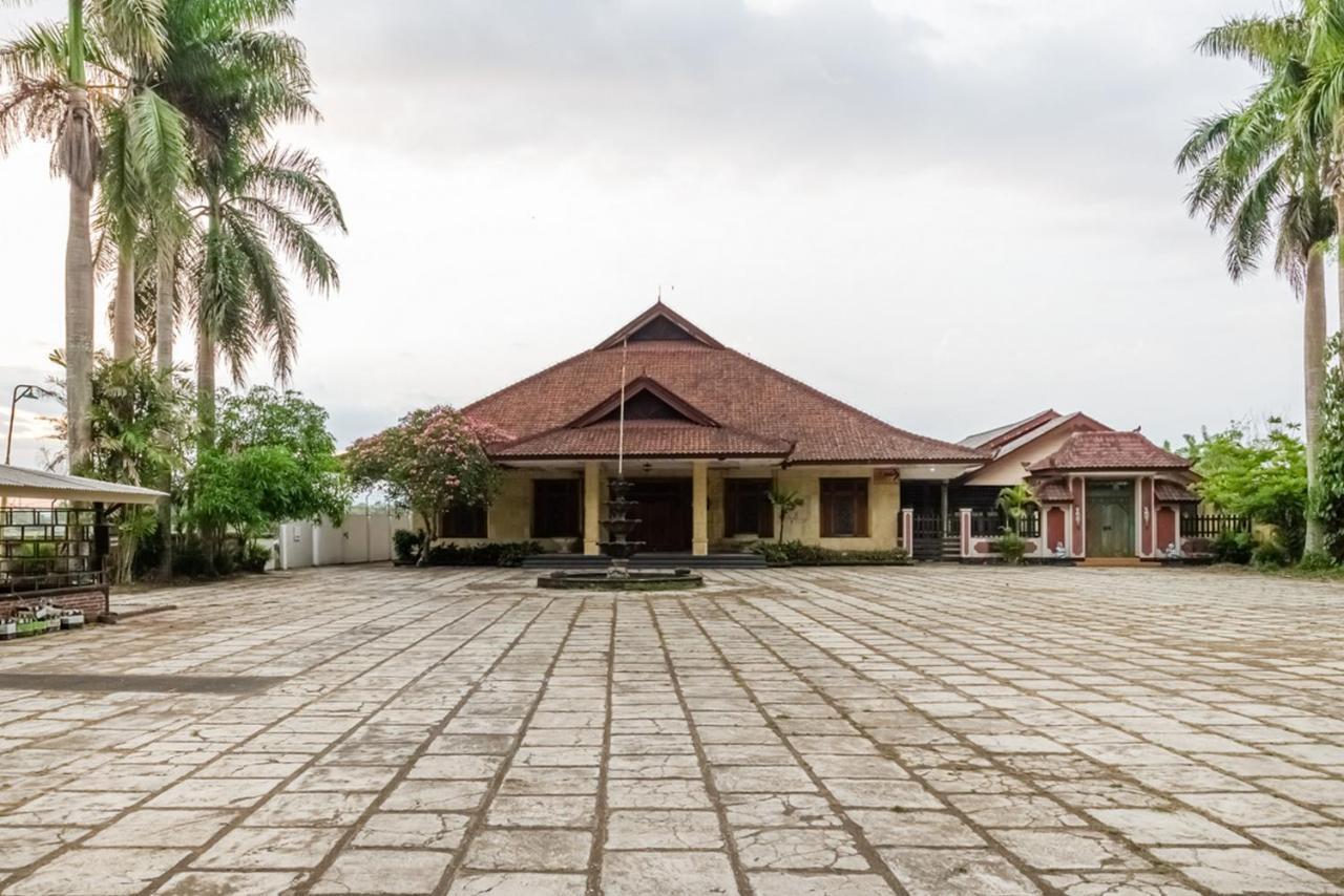 Reddoorz Syariah Near Gor Ken Arok Hotel Malang Ngoại thất bức ảnh