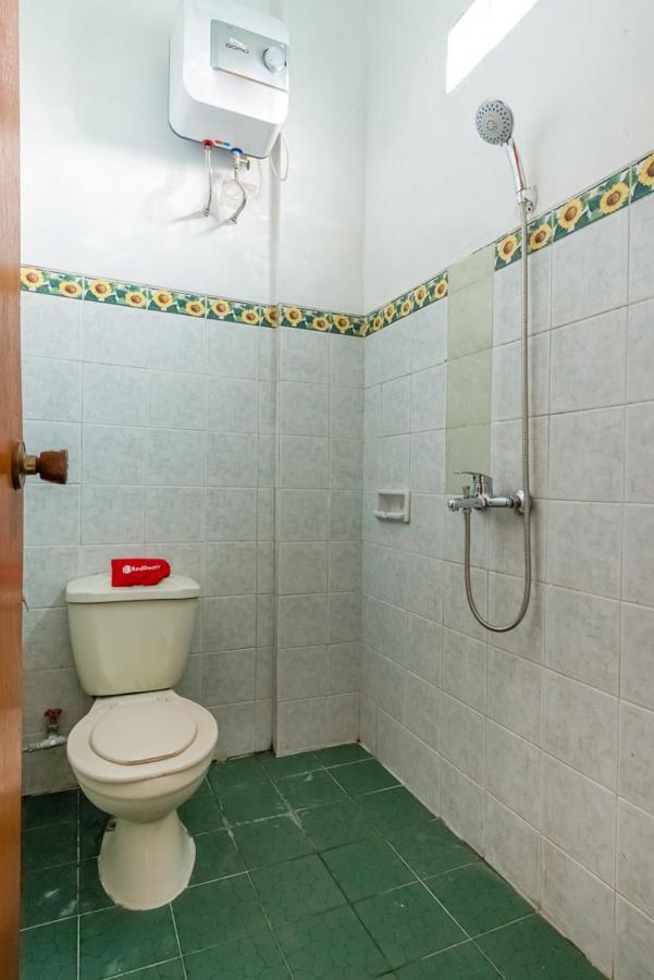 Reddoorz Syariah Near Gor Ken Arok Hotel Malang Ngoại thất bức ảnh