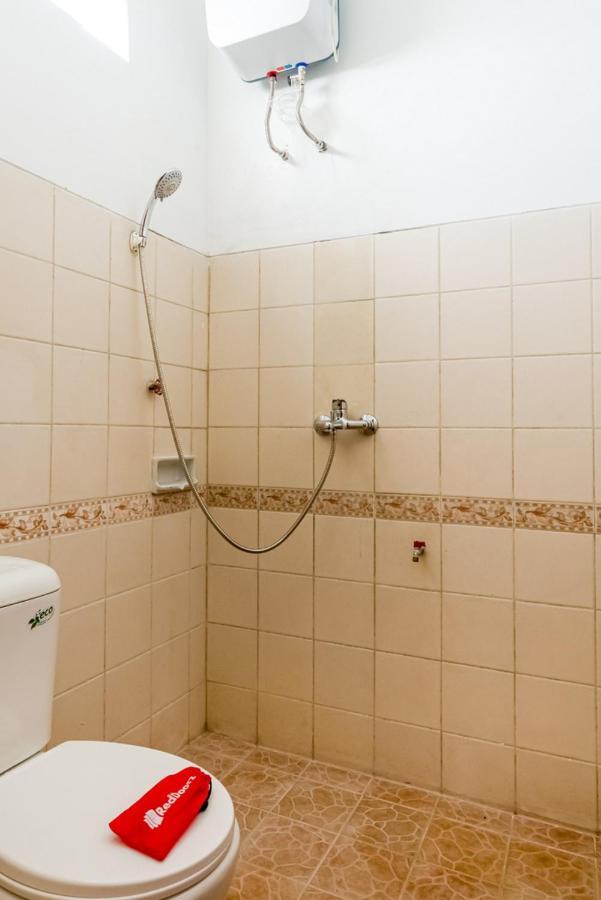 Reddoorz Syariah Near Gor Ken Arok Hotel Malang Ngoại thất bức ảnh